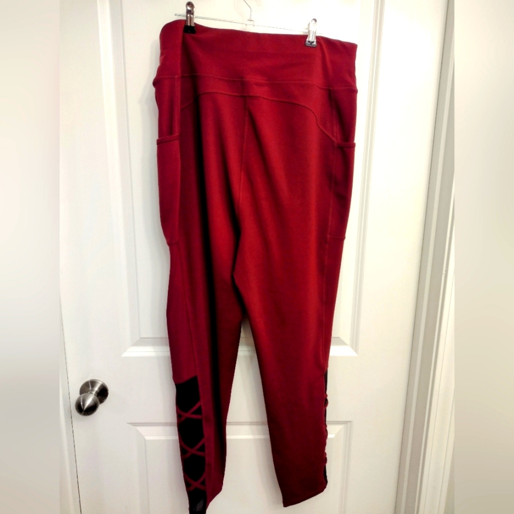 NWOT Pop Fit Burgundy Black mesh lattice on lower legs, pockets